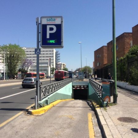 Cozy Apartment Next To Center Sevilla Bagian luar foto