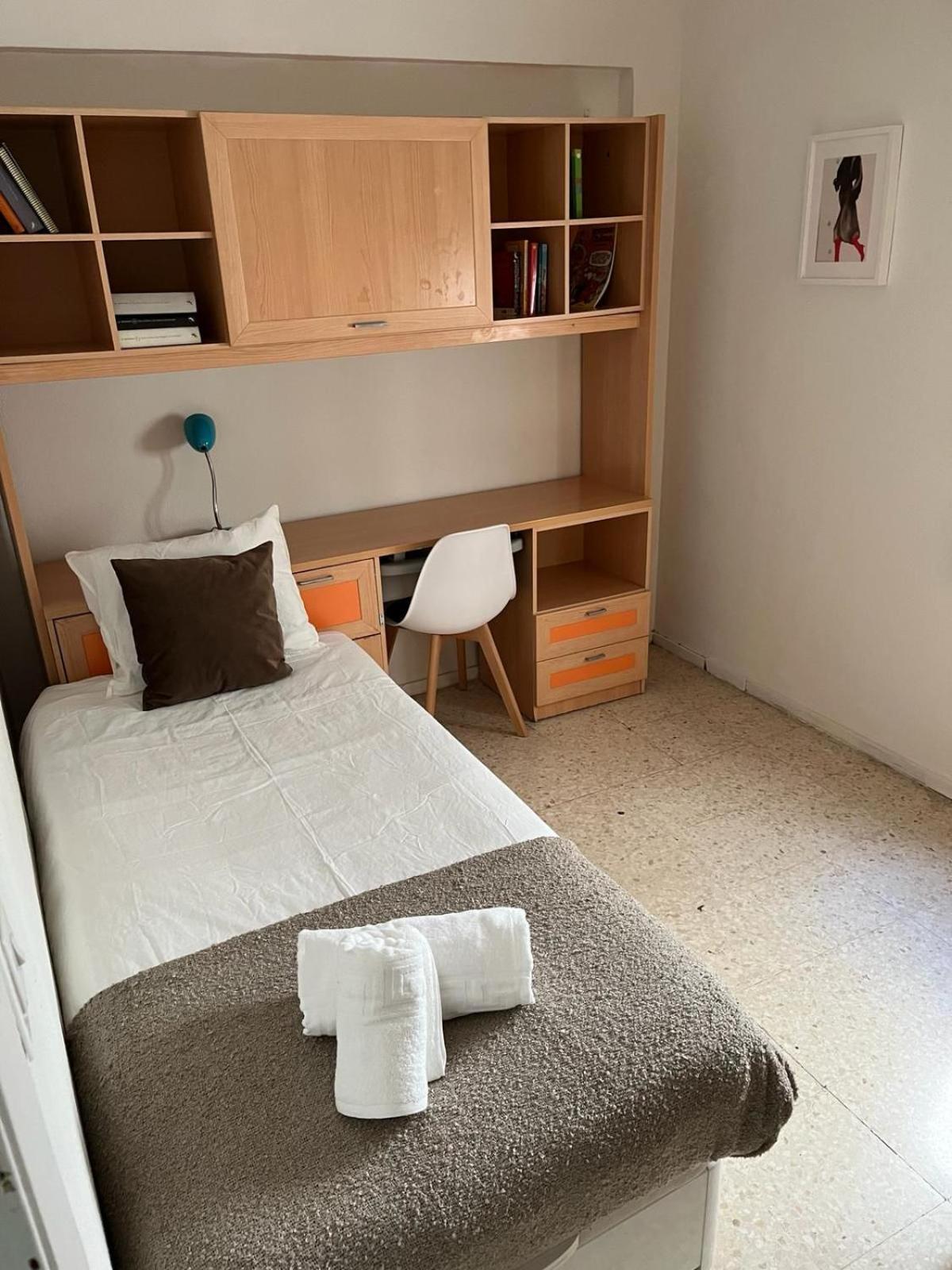 Cozy Apartment Next To Center Sevilla Bagian luar foto